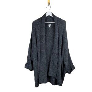 Anthropologie Akemi + Kin One Size Shrug Sweater